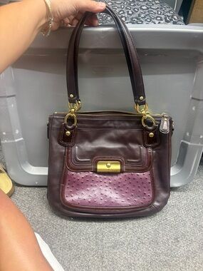 Vintage Coach Shoulder Bag in Deep Burgundy with Ostrich-Texture Panel 18303